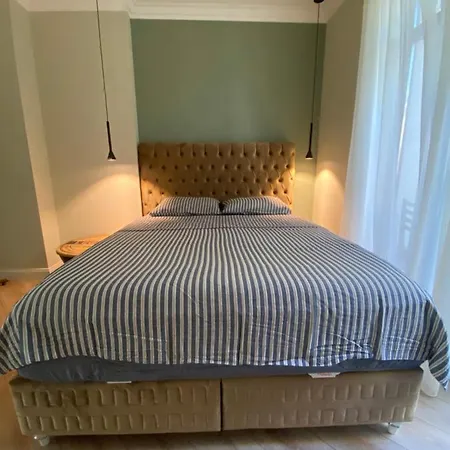 Classic And New Brand San Stefano 9 Apartment Warna